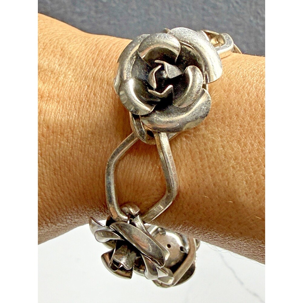 Silver Black Antiqued Rose Bracelet Vintage Style Flower Stainless-S 7-8" Toggle - Picture 3 of 6